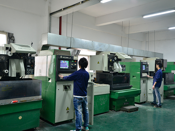 模具中心 模具中心