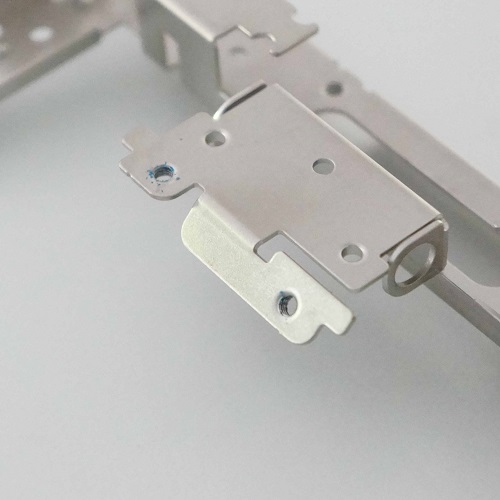 結(jié)合板五金沖壓件頂部圖片 結(jié)合板五金沖壓件頂部圖片