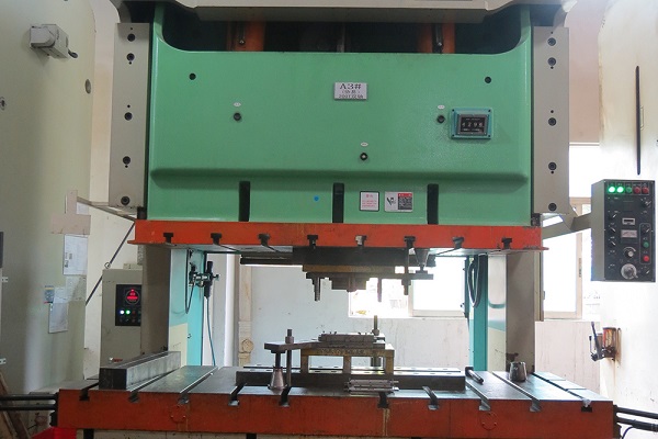 200T-五金沖壓-誠瑞豐 200T-五金沖壓-誠瑞豐