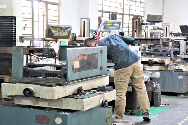 東莞五金沖壓定做廠-誠瑞豐 東莞五金沖壓定做廠-誠瑞豐