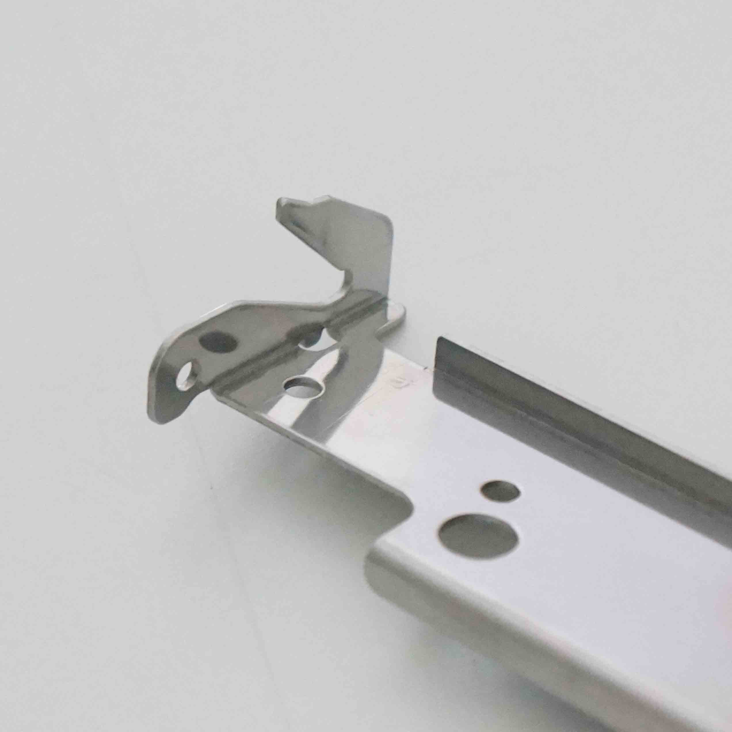 不銹鋼五金沖壓頭部細(xì)節(jié) 不銹鋼五金沖壓頭部細(xì)節(jié)