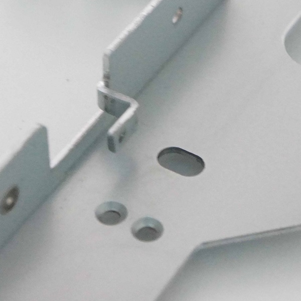 主機架五金沖壓件沉孔圖片 主機架五金沖壓件沉孔圖片