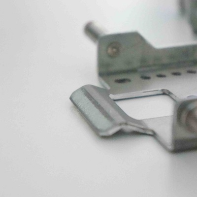 鍍鋁鋅鎂板五金沖壓件細節(jié) 鍍鋁鋅鎂板五金沖壓件細節(jié)